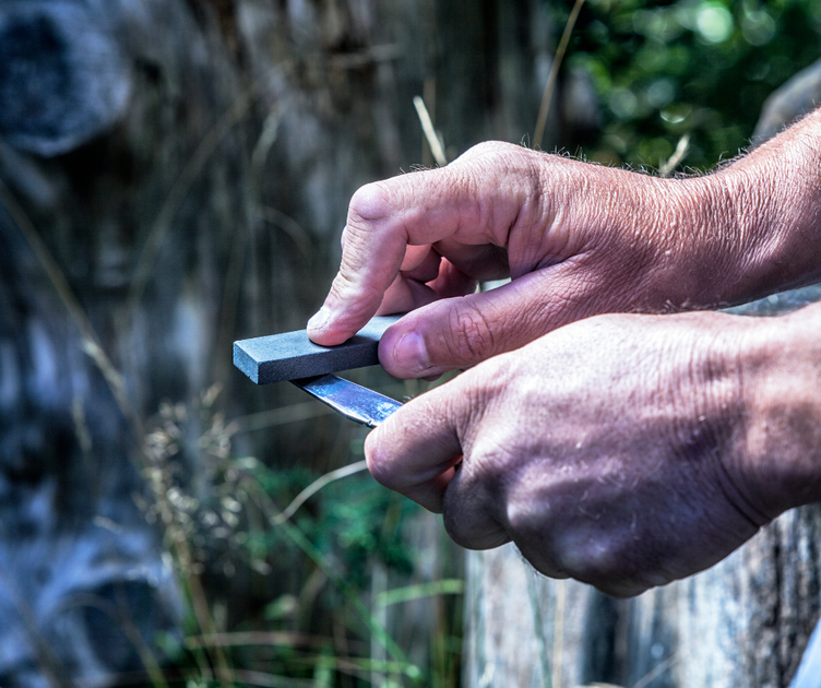 How to Sharpen Survival Knives A Slice of Wisdom from a Knife Enthusi Holtzman's Gorilla Survival